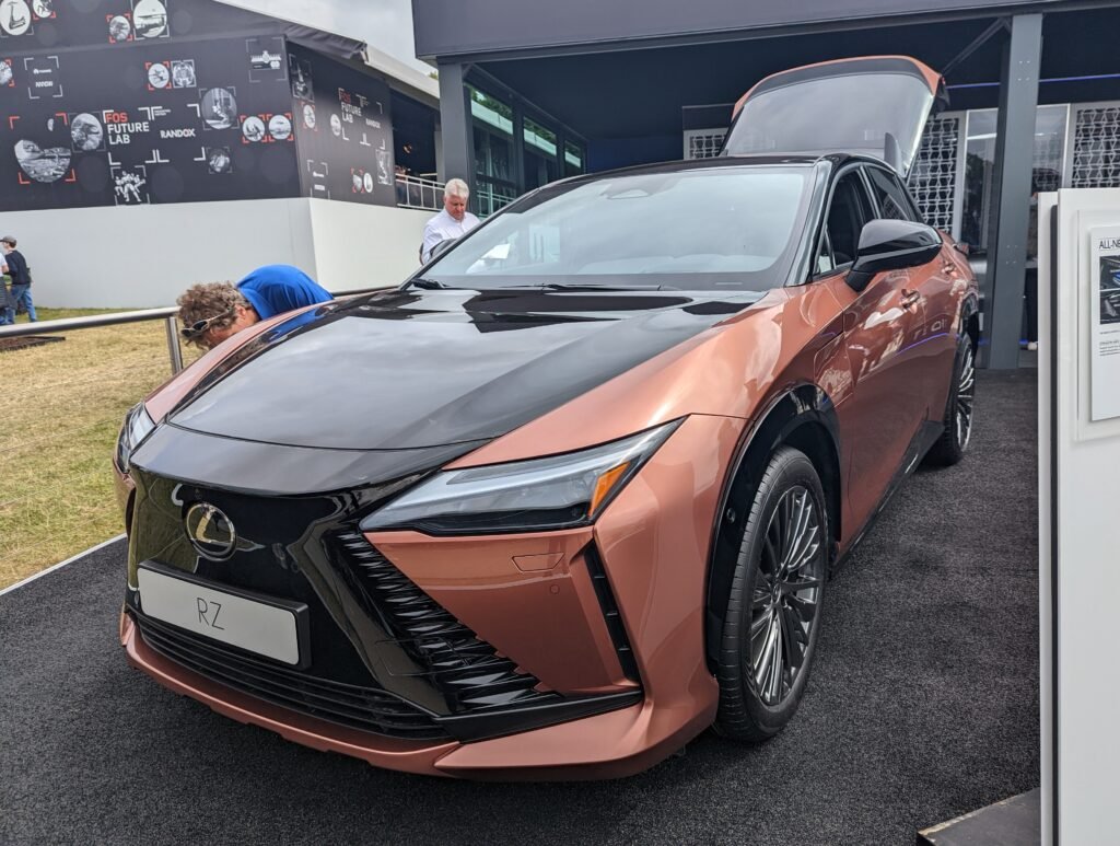 Lexus RZ électrique